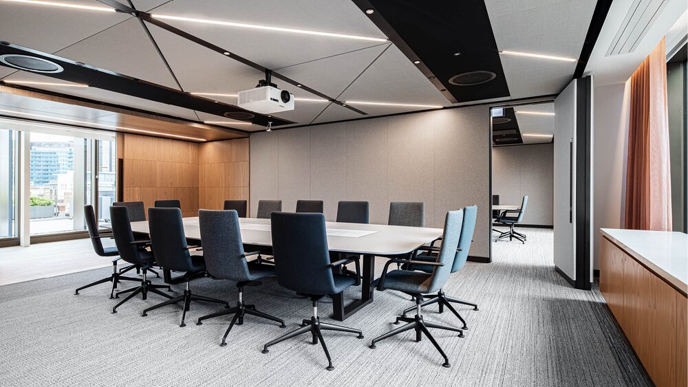 Lighting for conference and meeting rooms XAL